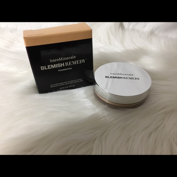 NEW bareMinerals Blemish Remedy Foundation - Picture 3 of 5